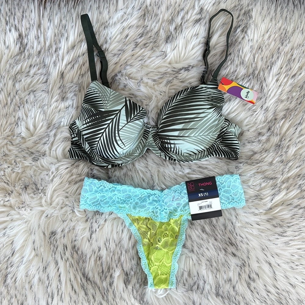 32B/XS NWT Kindly Lined Bra with Matching XS Panty
